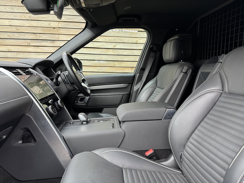 Land Rover Discovery 2022'72 D300 MHEV R-Dynamic HSE | Rear Seat Conv Available - U9009