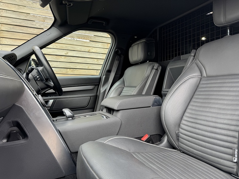 Land Rover Discovery 2022'72 D300 MHEV R-Dynamic HSE | Rear Seat Conv Available - U9009