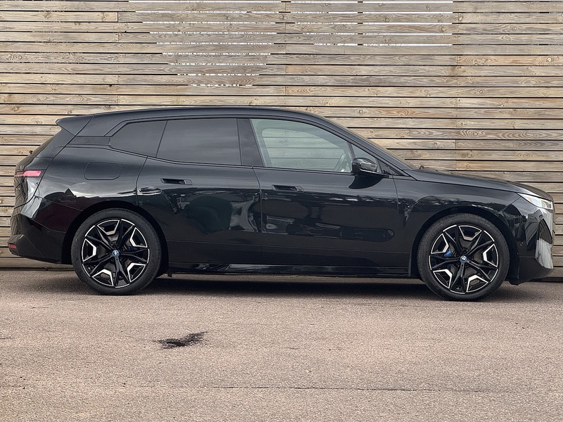 BMW iX 2023'23 50 M Sport | Sky Lounge Pack | Comfort Pack - U9012