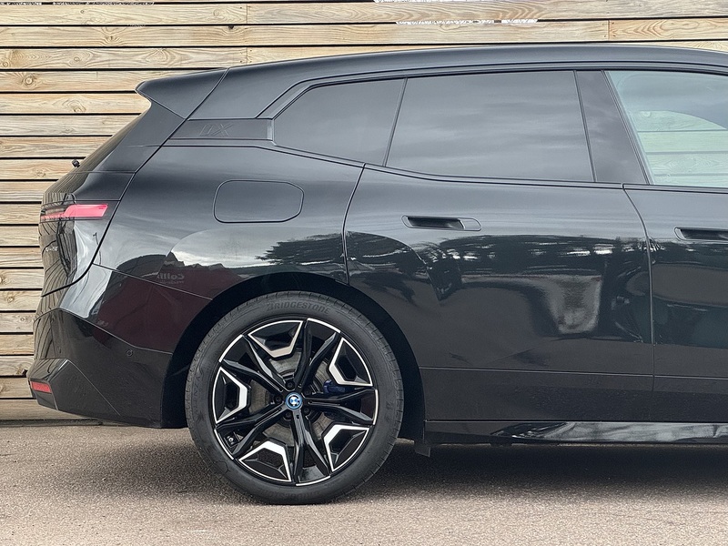 BMW iX 2023'23 50 M Sport | Sky Lounge Pack | Comfort Pack - U9012