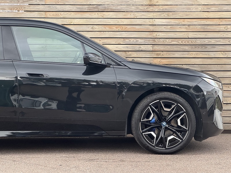 BMW iX 2023'23 50 M Sport | Sky Lounge Pack | Comfort Pack - U9012