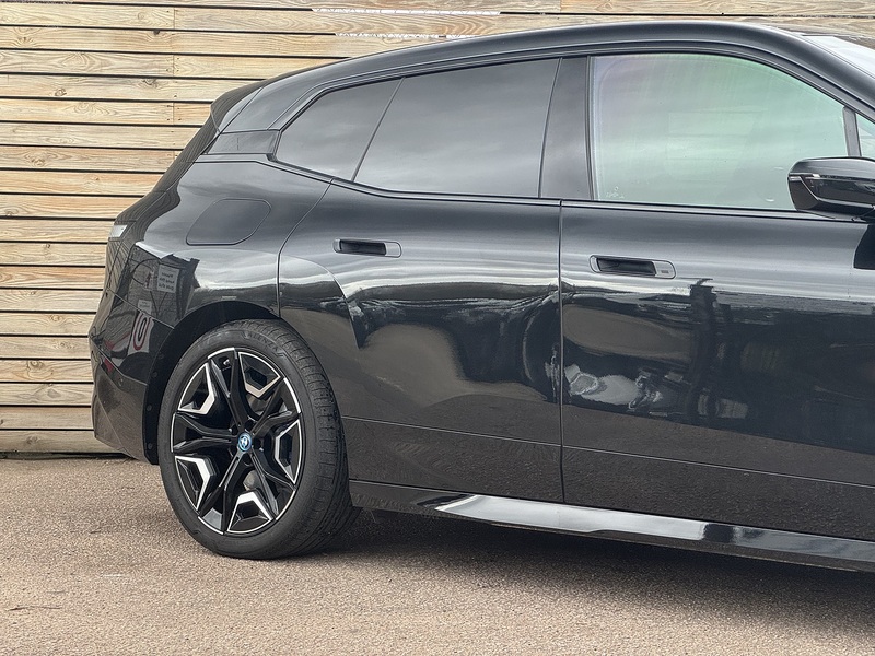 BMW iX 2023'23 50 M Sport | Sky Lounge Pack | Comfort Pack - U9012