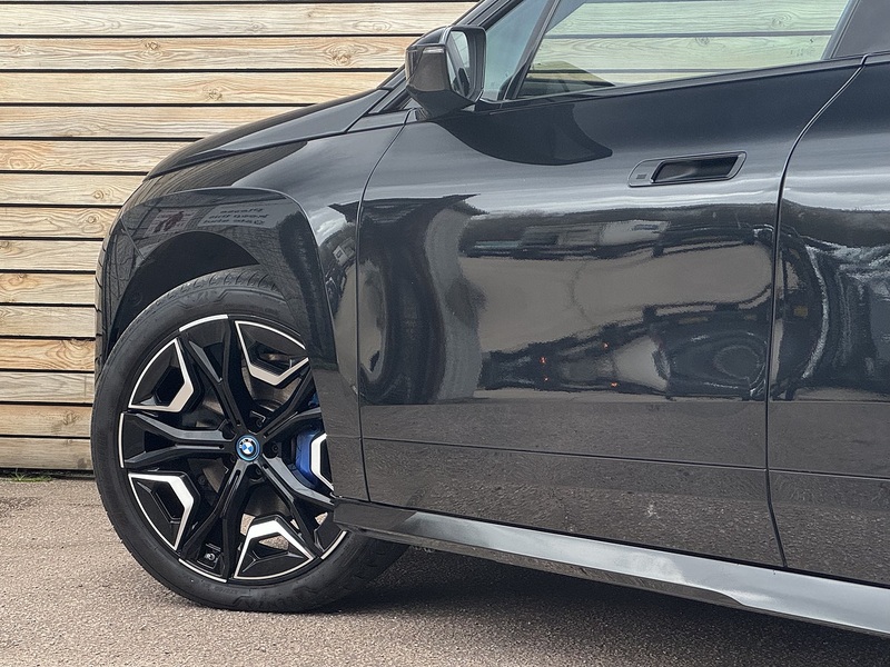 BMW iX 2023'23 50 M Sport | Sky Lounge Pack | Comfort Pack - U9012