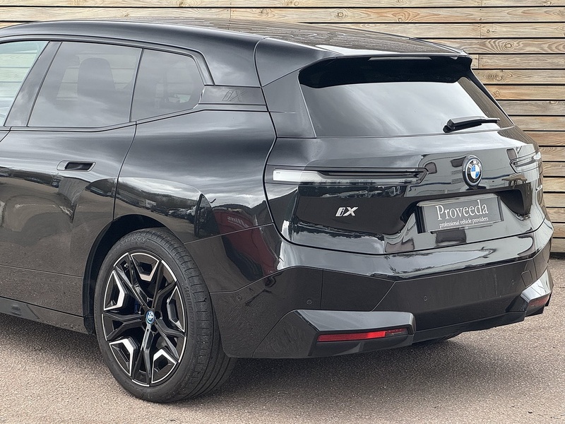 BMW iX 2023'23 50 M Sport | Sky Lounge Pack | Comfort Pack - U9012