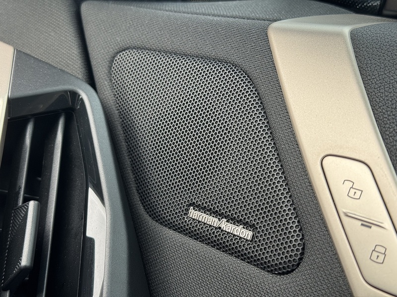 BMW iX 2023'23 50 M Sport | Sky Lounge Pack | Comfort Pack - U9012