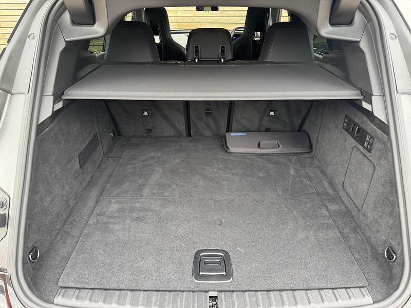 BMW iX 2023'23 50 M Sport | Sky Lounge Pack | Comfort Pack - U9012
