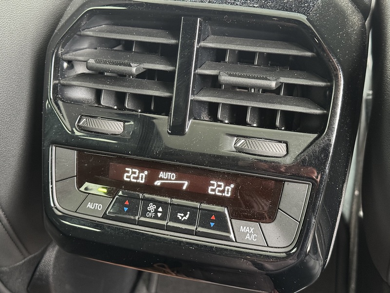 BMW iX 2023'23 50 M Sport | Sky Lounge Pack | Comfort Pack - U9012