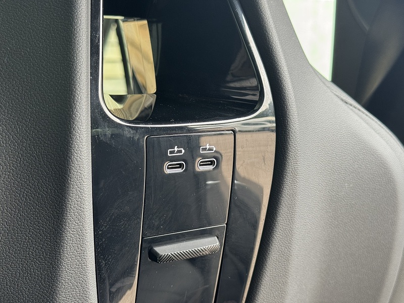 BMW iX 2023'23 50 M Sport | Sky Lounge Pack | Comfort Pack - U9012