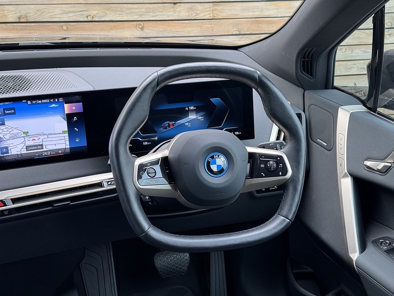 BMW iX 2023'23 50 M Sport | Sky Lounge Pack | Comfort Pack - U9012