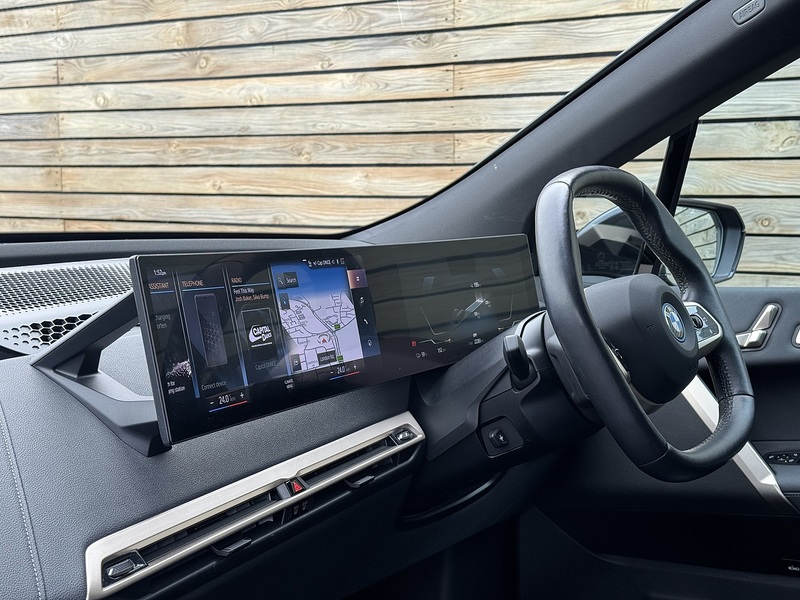 BMW iX 2023'23 50 M Sport | Sky Lounge Pack | Comfort Pack - U9012