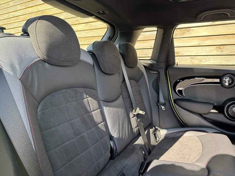 MINI Hatch 2023'73 Cooper S Sport | Zesty Yellow | Pan Roof - U9013