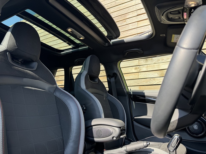 MINI Hatch 2023'73 Cooper S Sport | Zesty Yellow | Pan Roof - U9013