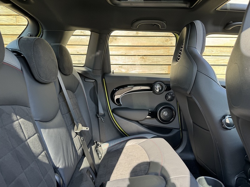 MINI Hatch 2023'73 Cooper S Sport | Zesty Yellow | Pan Roof - U9013