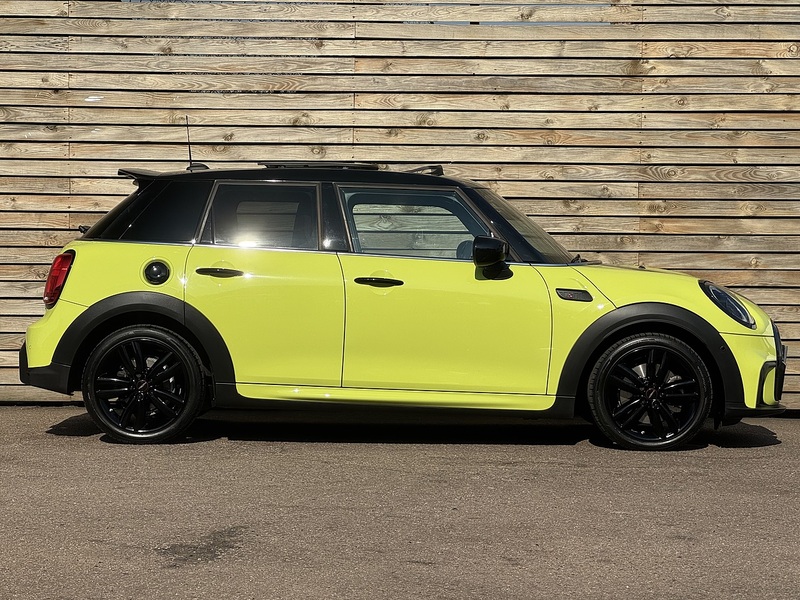 MINI Hatch 2023'73 Cooper S Sport | Zesty Yellow | Pan Roof - U9013