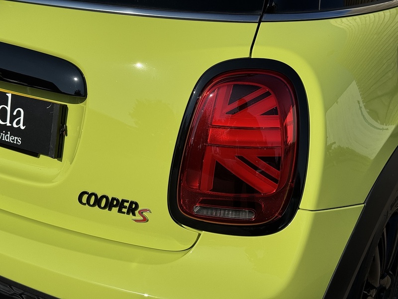 MINI Hatch 2023'73 Cooper S Sport | Zesty Yellow | Pan Roof - U9013