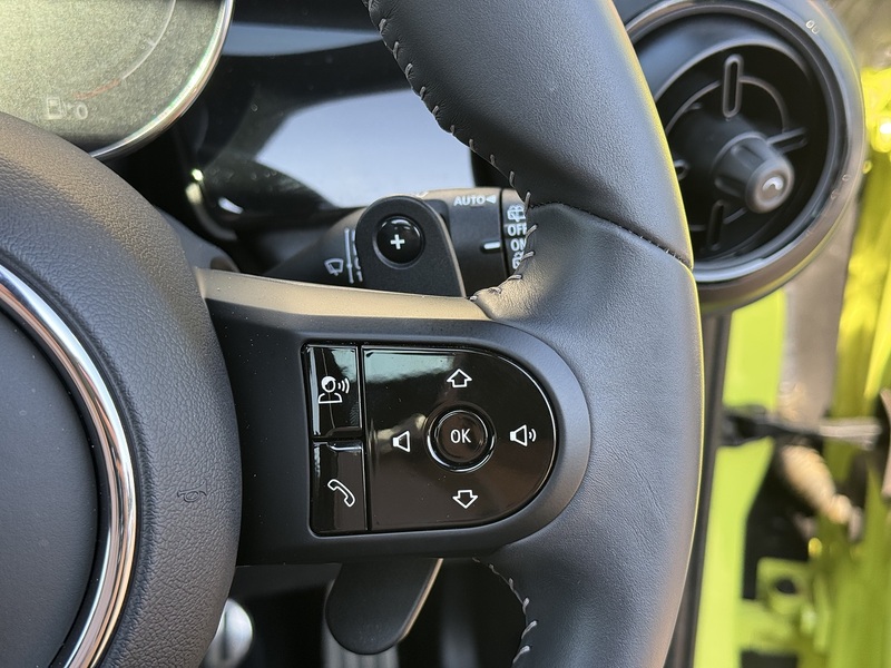 MINI Hatch 2023'73 Cooper S Sport | Zesty Yellow | Pan Roof - U9013