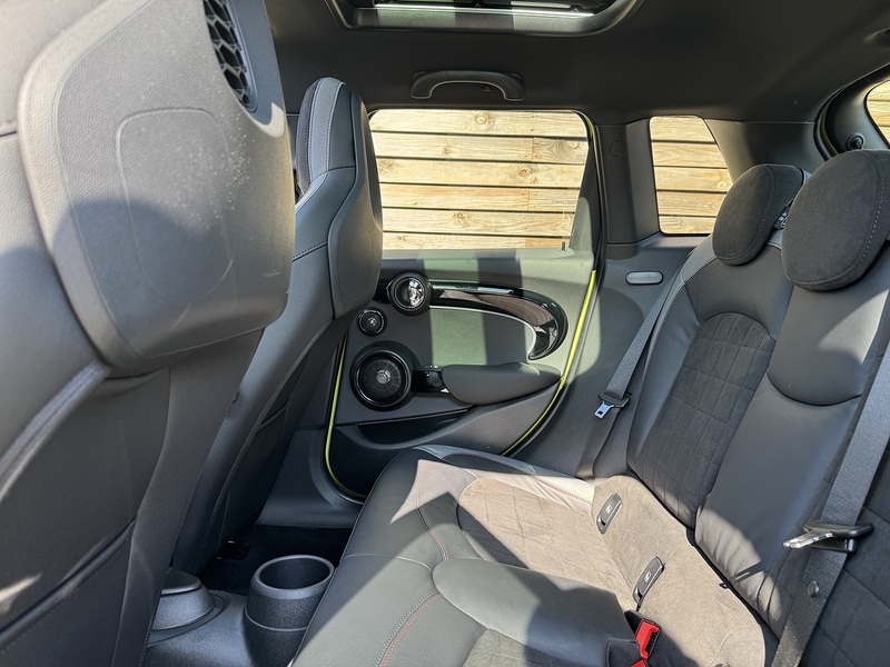 MINI Hatch 2023'73 Cooper S Sport | Zesty Yellow | Pan Roof - U9013