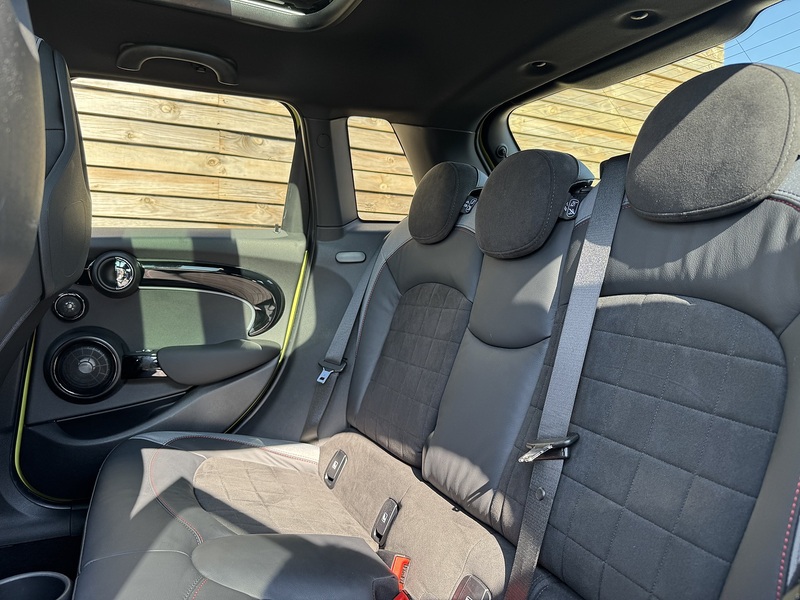 MINI Hatch 2023'73 Cooper S Sport | Zesty Yellow | Pan Roof - U9013