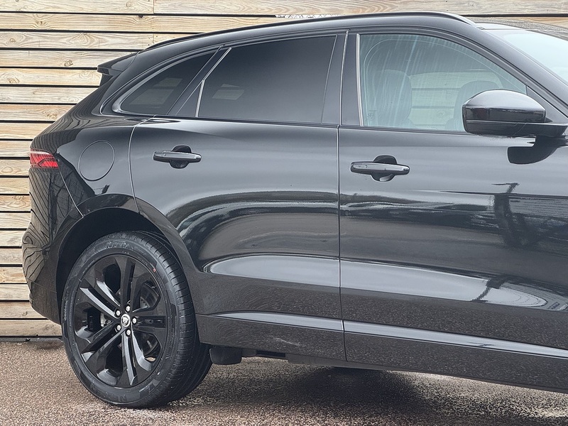 Jaguar F-PACE 2023'73 D200 MHEV R-Dynamic HSE Black | Pan Roof | Front Memory Seats - U9015