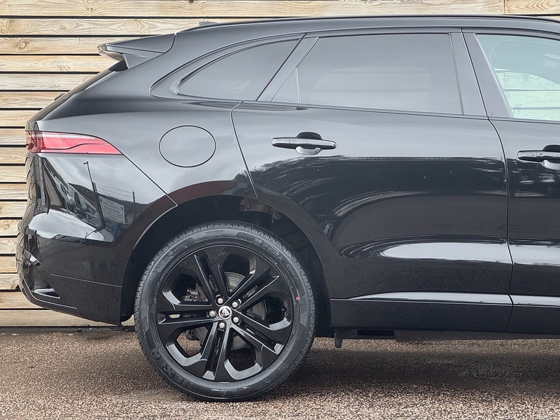 Jaguar F-PACE 2023'73 D200 MHEV R-Dynamic HSE Black | Pan Roof | Front Memory Seats - U9015