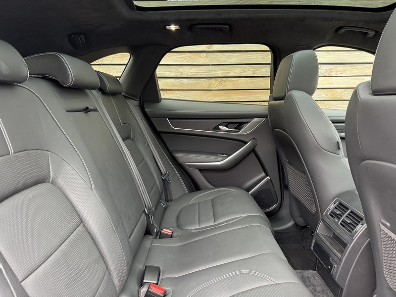 Jaguar F-PACE 2023'73 D200 MHEV R-Dynamic HSE Black | Pan Roof | Front Memory Seats - U9015