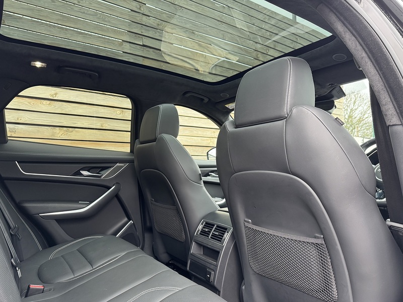 Jaguar F-PACE 2023'73 D200 MHEV R-Dynamic HSE Black | Pan Roof | Front Memory Seats - U9015