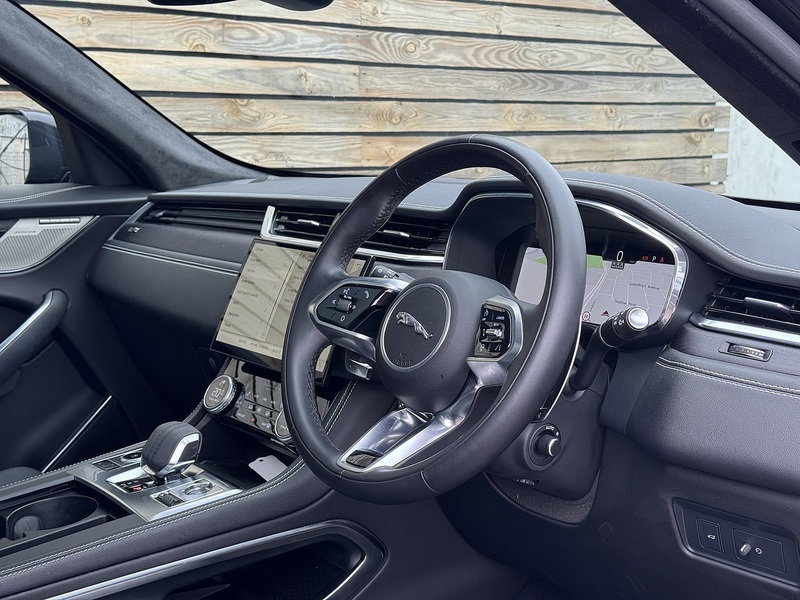 Jaguar F-PACE 2023'73 D200 MHEV R-Dynamic HSE Black | Pan Roof | Front Memory Seats - U9015