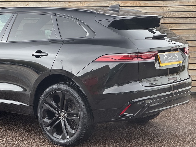 Jaguar F-PACE 2023'73 D200 MHEV R-Dynamic HSE Black | Pan Roof | Front Memory Seats - U9015