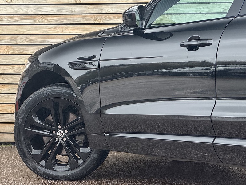 Jaguar F-PACE 2023'73 D200 MHEV R-Dynamic HSE Black | Pan Roof | Front Memory Seats - U9015