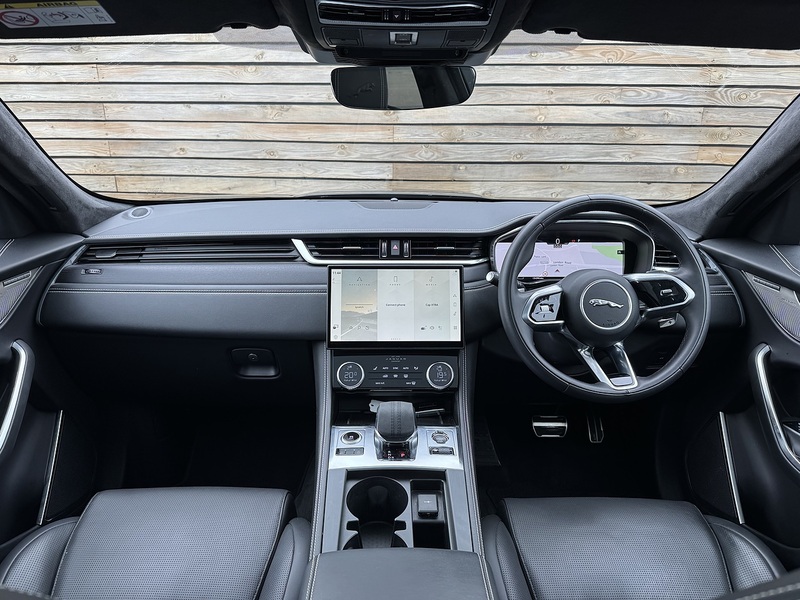 Jaguar F-PACE 2023'73 D200 MHEV R-Dynamic HSE Black | Pan Roof | Front Memory Seats - U9015