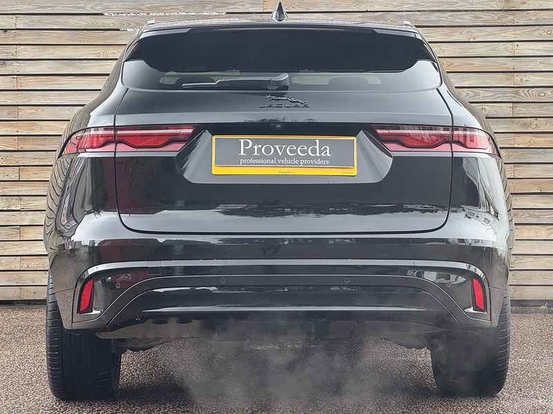 Jaguar F-PACE 2023'73 D200 MHEV R-Dynamic HSE Black | Pan Roof | Front Memory Seats - U9015