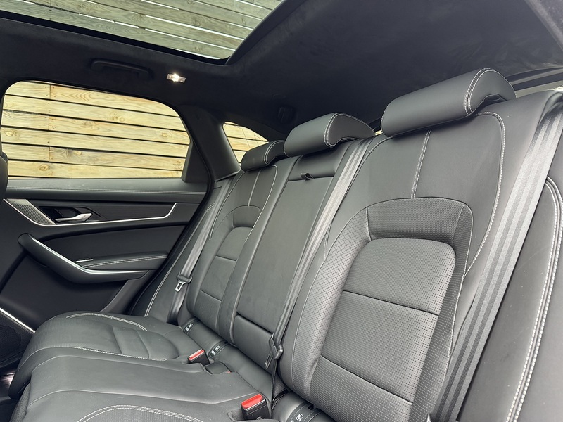 Jaguar F-PACE 2023'73 D200 MHEV R-Dynamic HSE Black | Pan Roof | Front Memory Seats - U9015