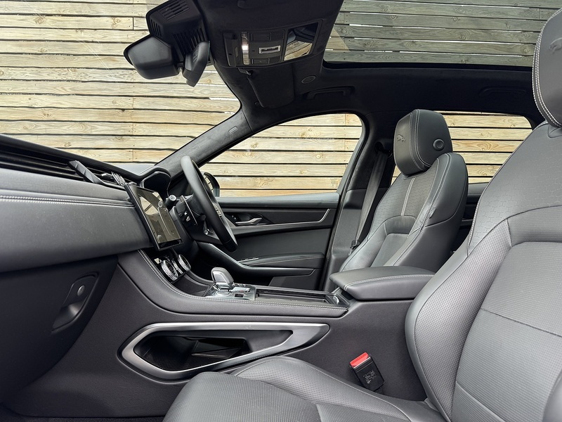 Jaguar F-PACE 2023'73 D200 MHEV R-Dynamic HSE Black | Pan Roof | Front Memory Seats - U9015
