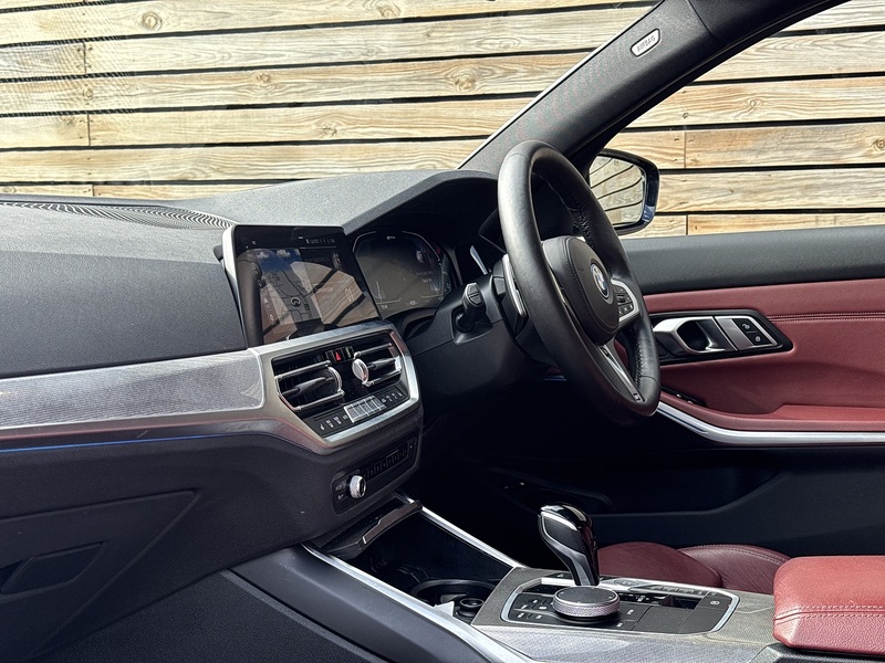 BMW 3 Series 2021'71 330e M Sport Pro Edition | Comfort Plus | Technoloy Pack - U9016