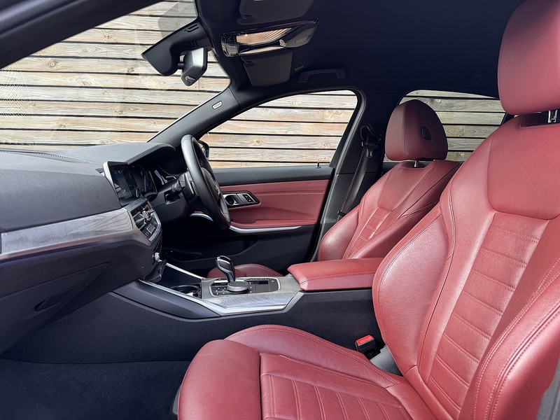 BMW 3 Series 2021'71 330e M Sport Pro Edition | Comfort Plus | Technoloy Pack - U9016