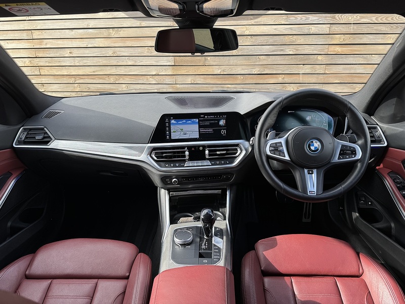 BMW 3 Series 2021'71 330e M Sport Pro Edition | Comfort Plus | Technoloy Pack - U9016