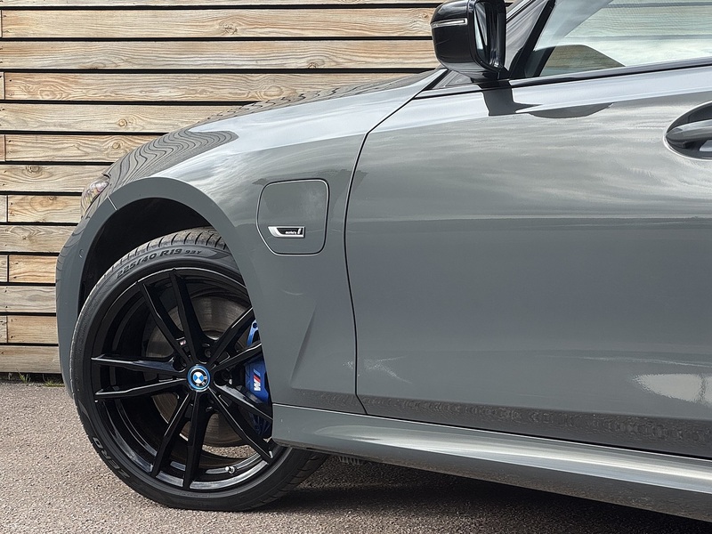 BMW 3 Series 2021'71 330e M Sport Pro Edition | Comfort Plus | Technoloy Pack - U9016