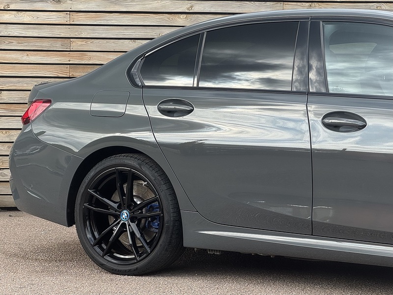 BMW 3 Series 2021'71 330e M Sport Pro Edition | Comfort Plus | Technoloy Pack - U9016