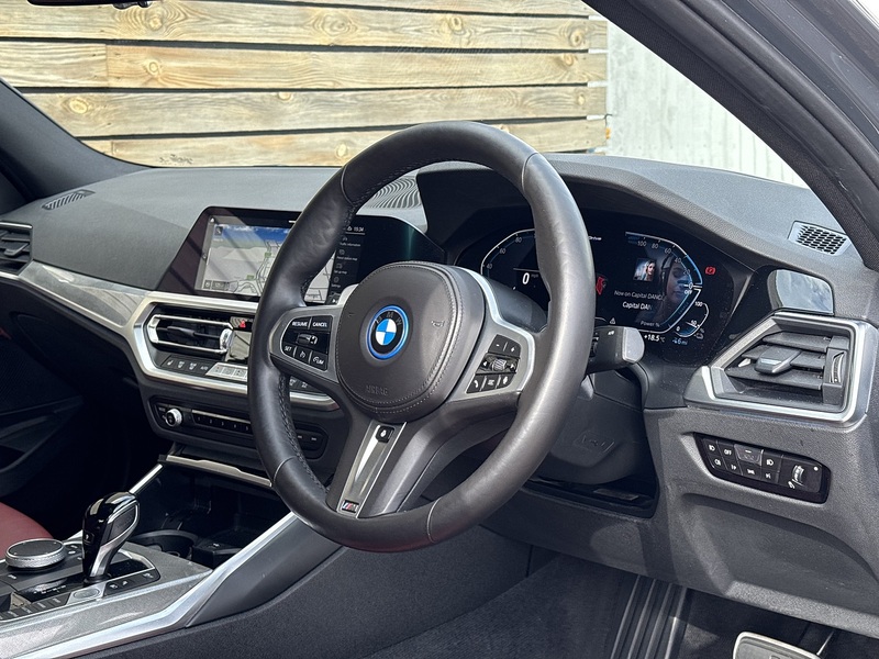 BMW 3 Series 2021'71 330e M Sport Pro Edition | Comfort Plus | Technoloy Pack - U9016