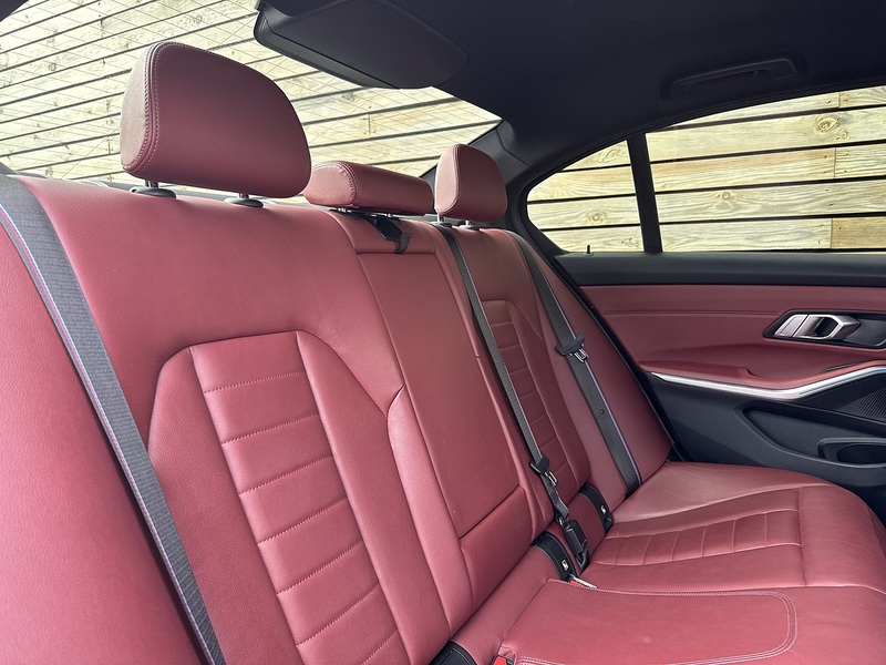 BMW 3 Series 2021'71 330e M Sport Pro Edition | Comfort Plus | Technoloy Pack - U9016