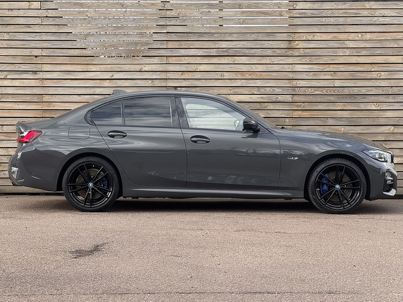 BMW 3 Series 2021'71 330e M Sport Pro Edition | Comfort Plus | Technoloy Pack - U9016
