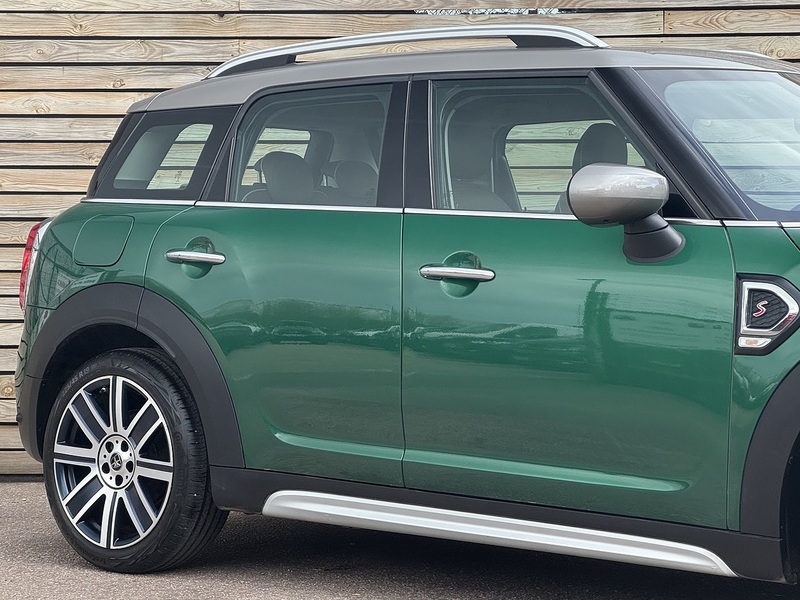 MINI Countryman 2020'20 Cooper S Exclusive | British Racing Green | Comfort Pack - U9019