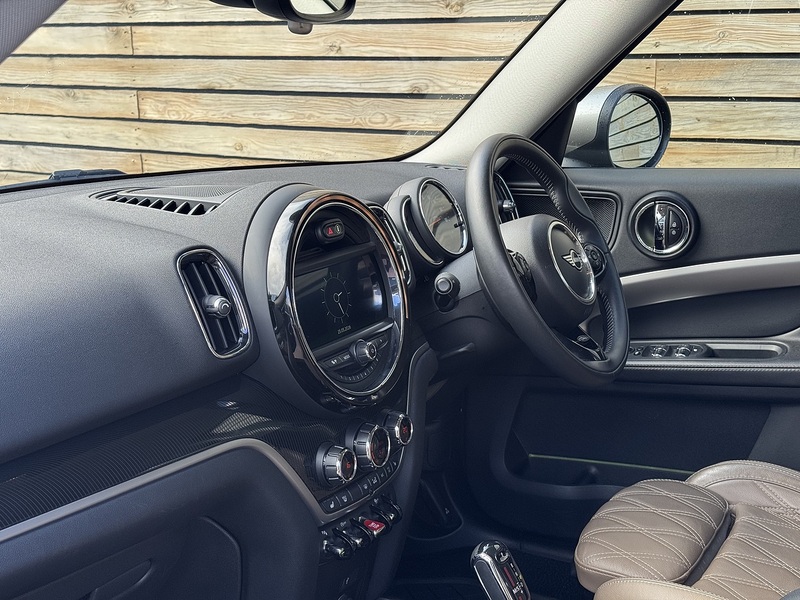 MINI Countryman 2020'20 Cooper S Exclusive | British Racing Green | Comfort Pack - U9019