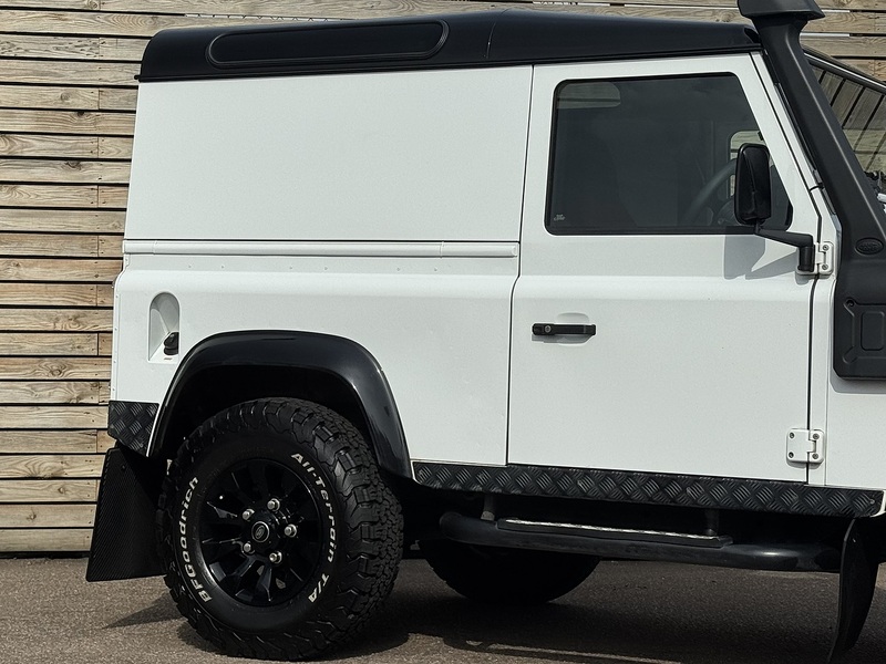 Land Rover Defender 90 2015'15 TDCi XS | Upgraded Interior | Heated Seats - U9023