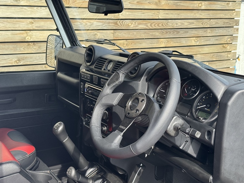 Land Rover Defender 90 2015'15 TDCi XS | Upgraded Interior | Heated Seats - U9023