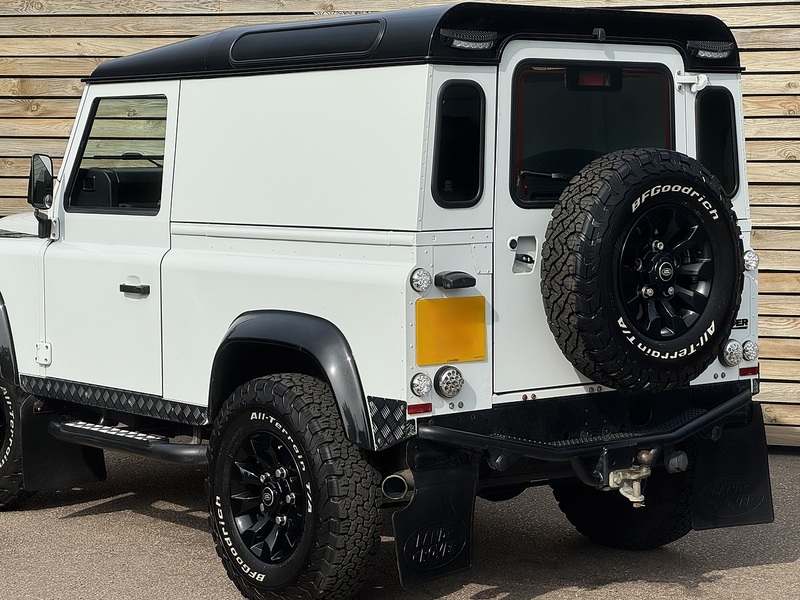 Land Rover Defender 90 2015'15 TDCi XS | Upgraded Interior | Heated Seats - U9023