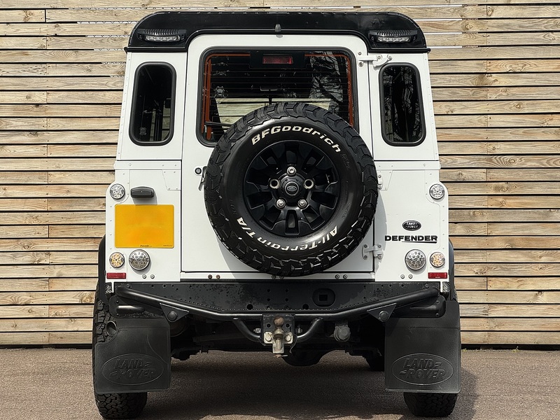 Land Rover Defender 90 2015'15 TDCi XS | Upgraded Interior | Heated Seats - U9023