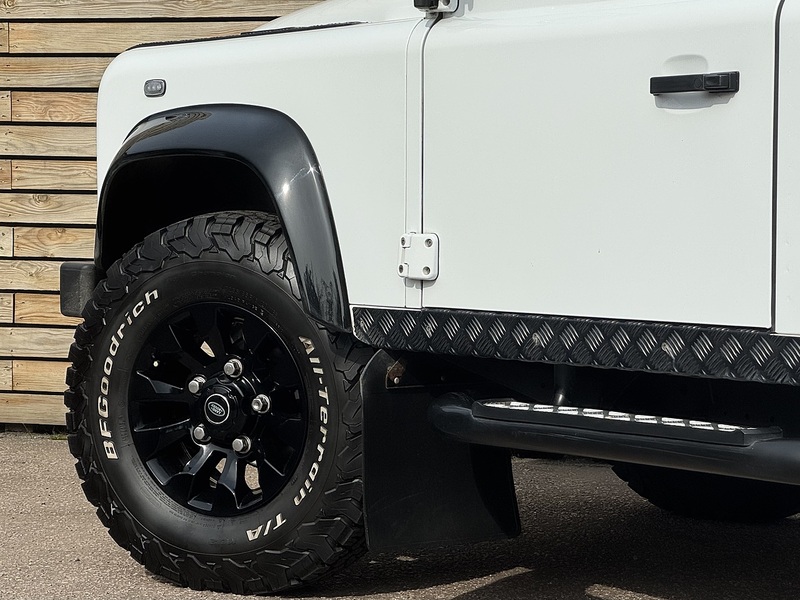Land Rover Defender 90 2015'15 TDCi XS | Upgraded Interior | Heated Seats - U9023