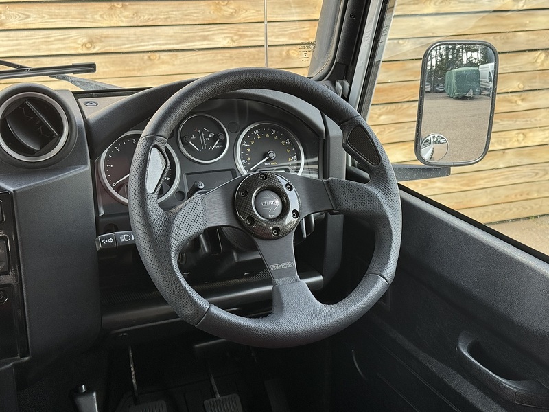 Land Rover Defender 90 2015'15 TDCi XS | Upgraded Interior | Heated Seats - U9023