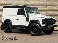 Land Rover Defender 90